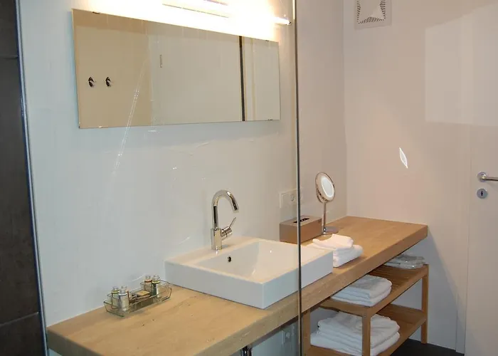 فندق Fruehstueckshotel Im Goldschmiedehaus غريسكيرخين